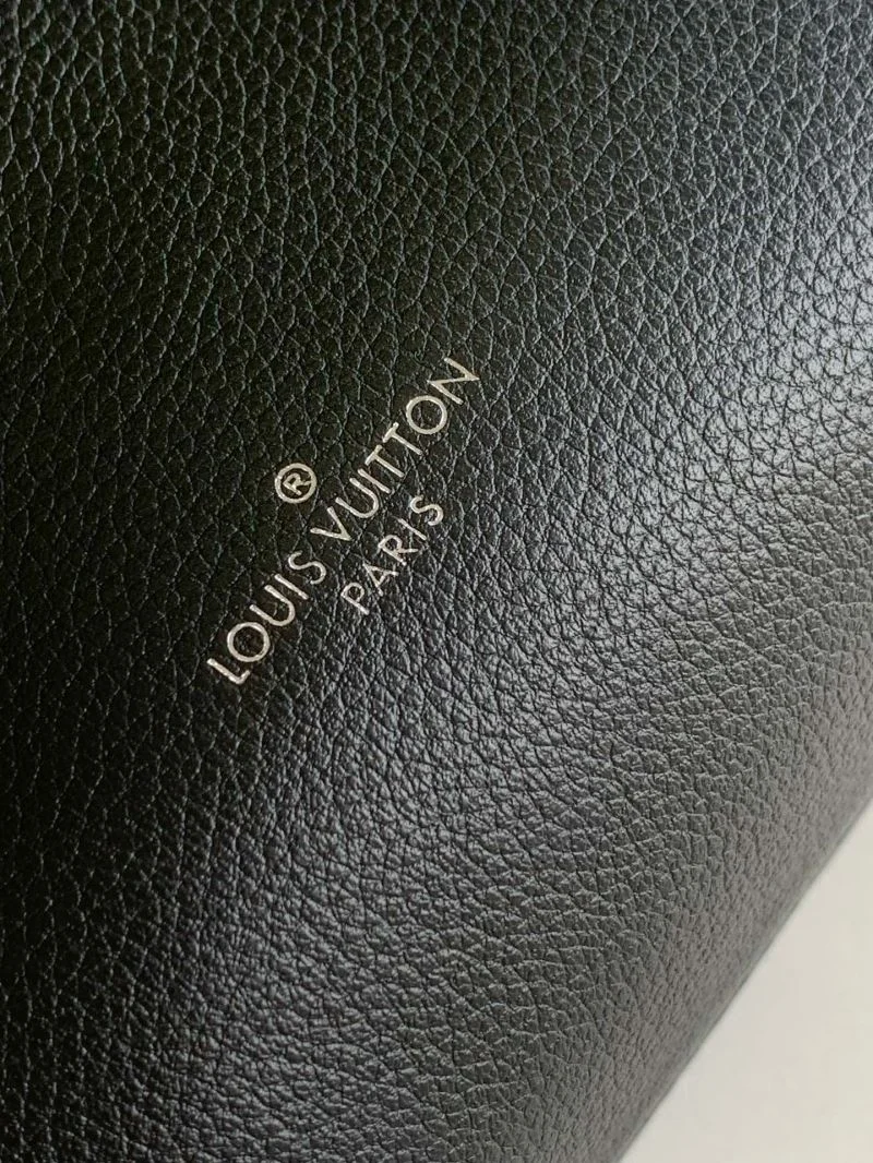 Stretchable Louis Vuitton Box Bags 43096