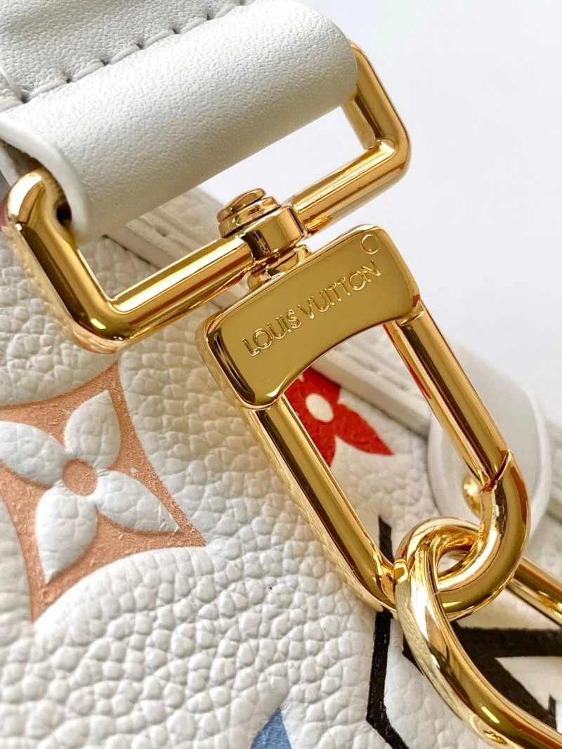 Versatile Louis Vuitton Box Bags 43055