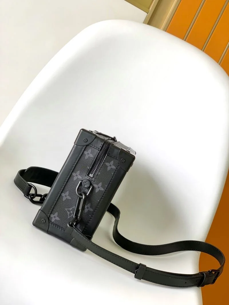 Breathable Louis Vuitton Box Bags 43044