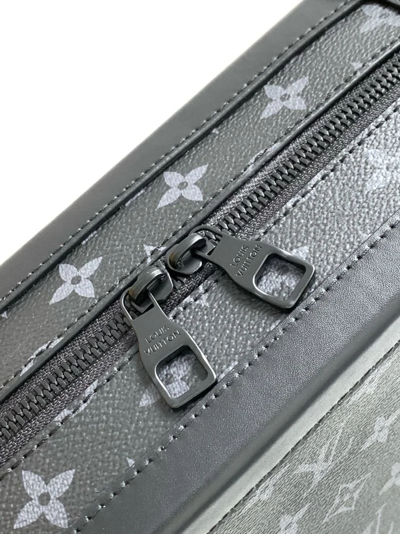 Breathable Louis Vuitton Box Bags 43044