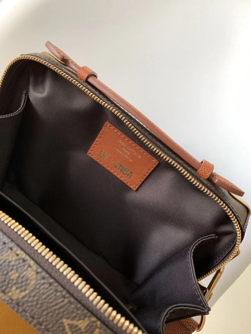 Versatile Louis Vuitton Box Bags 43039