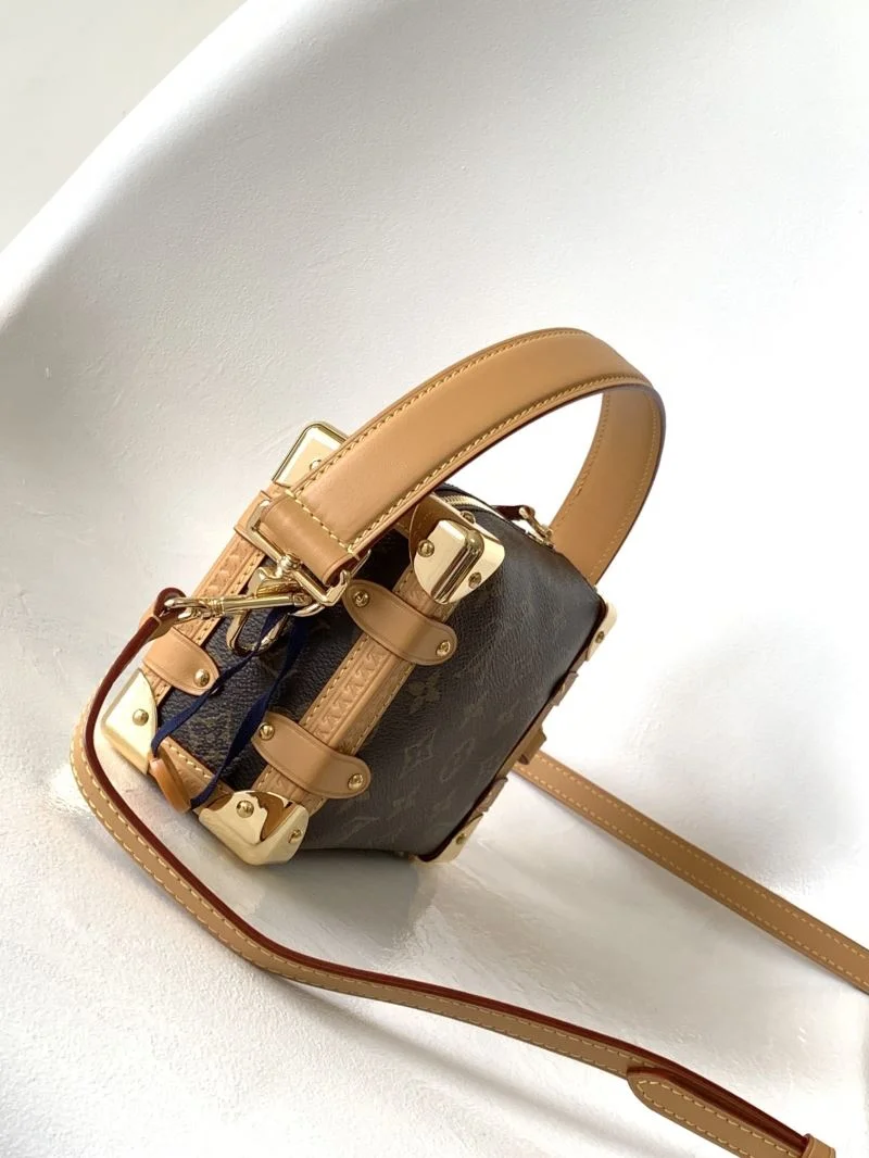 Lightweight Louis Vuitton Box Bags 43038