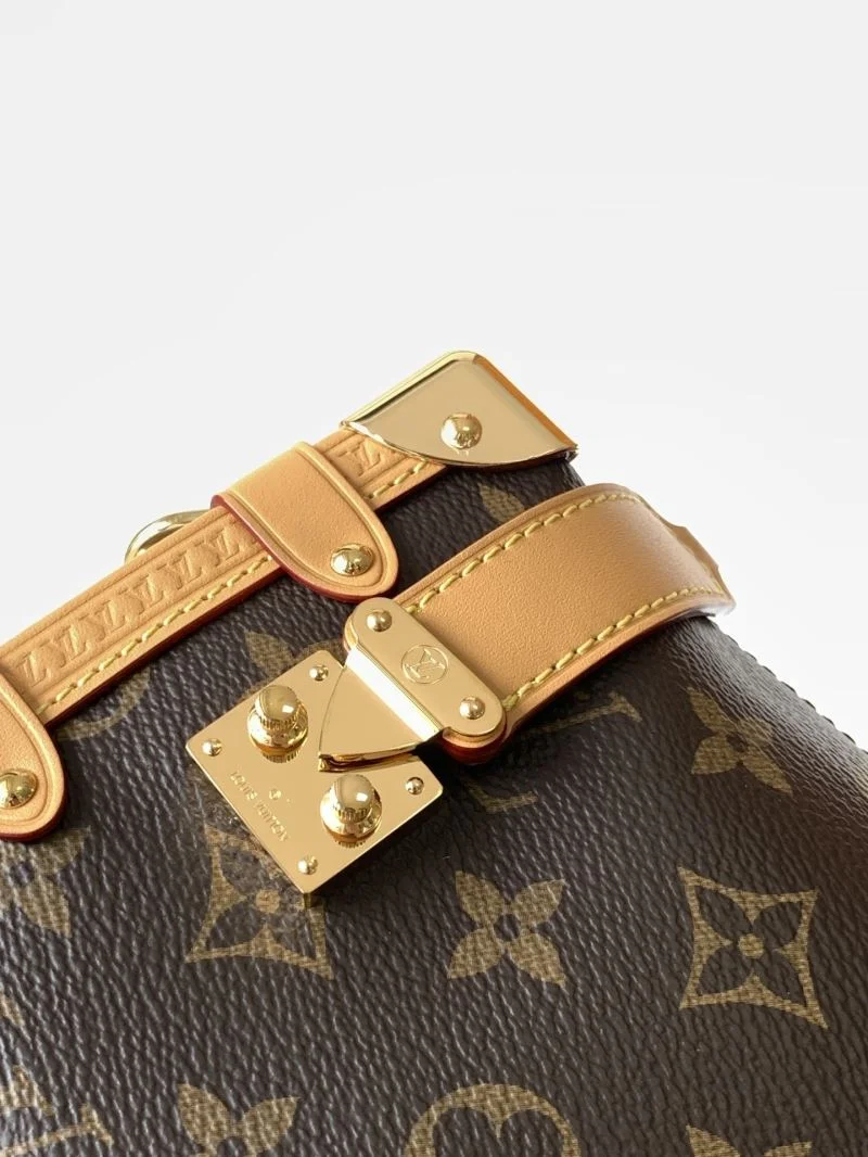 Lightweight Louis Vuitton Box Bags 43038
