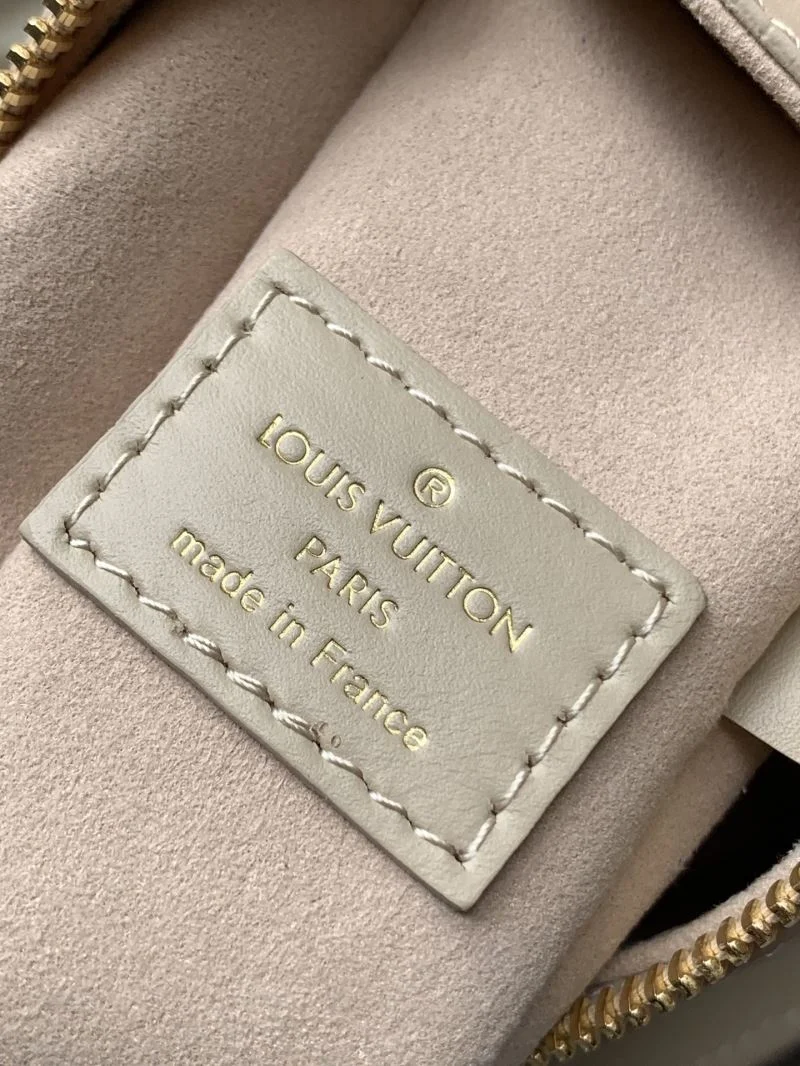 Louis Vuitton Box Bags Cozy 43040