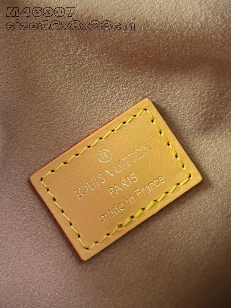 Stretchable Louis Vuitton Box Bags 41419