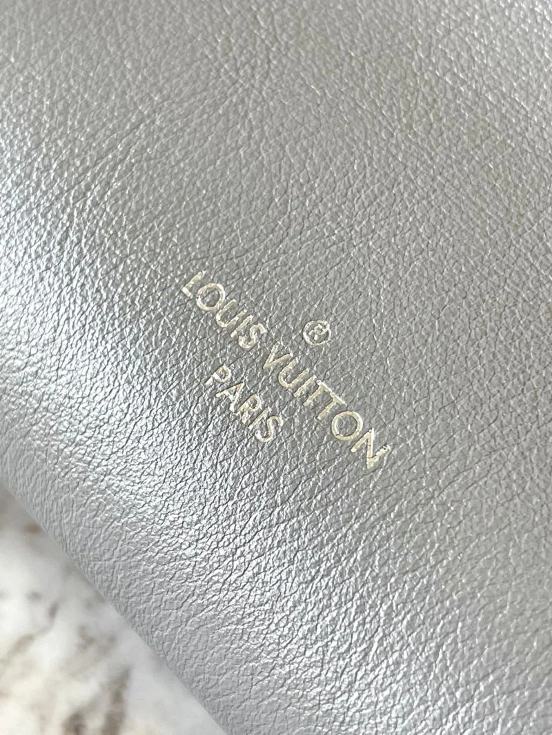Louis Vuitton Box Bags TechFriendly 40140