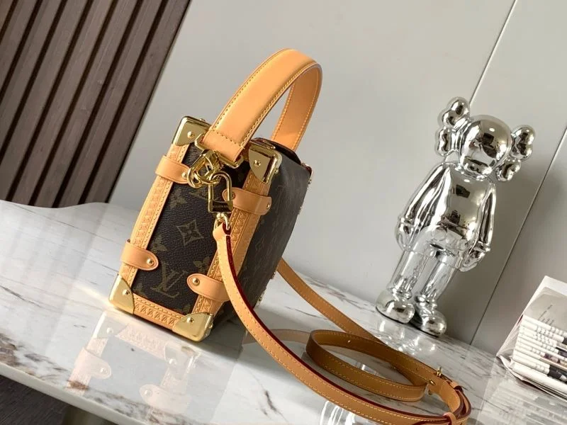 Unisex Louis Vuitton Box Bags 38938