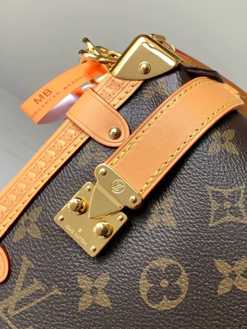 Unisex Louis Vuitton Box Bags 38938
