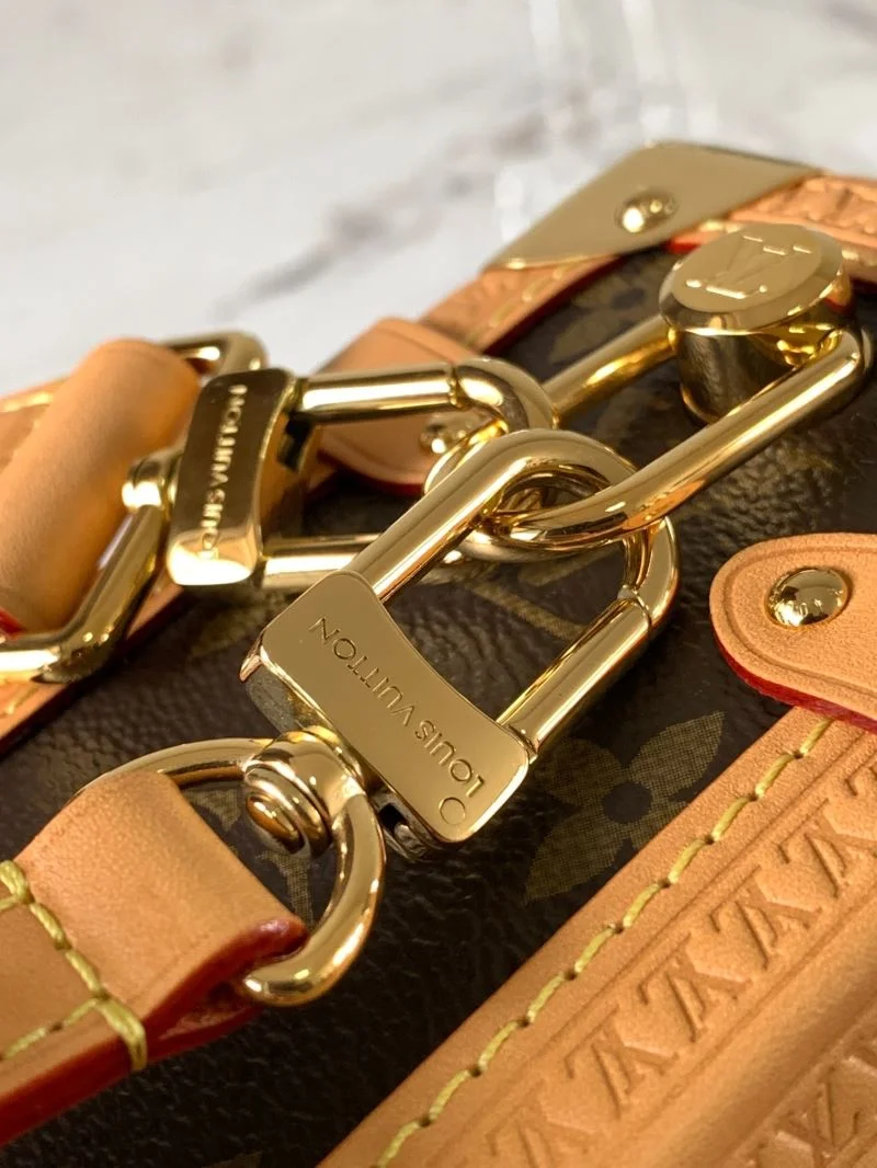 Unisex Louis Vuitton Box Bags 38938