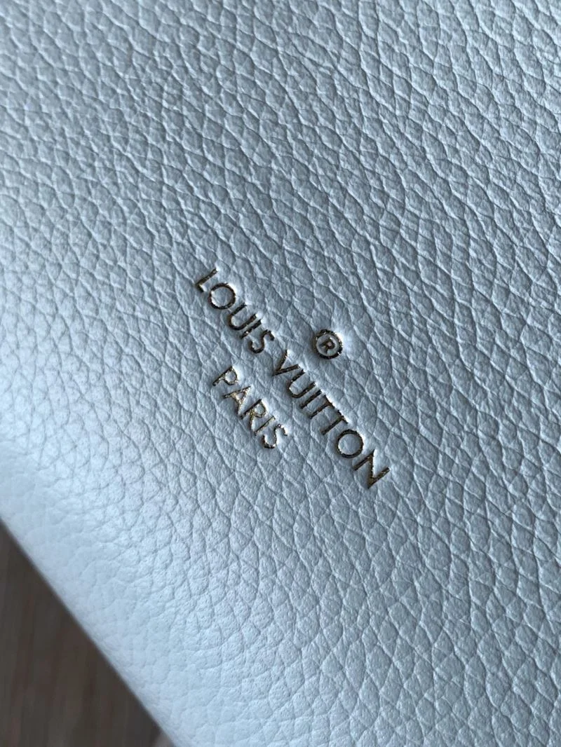 Louis Vuitton Box Bags Practical 38933