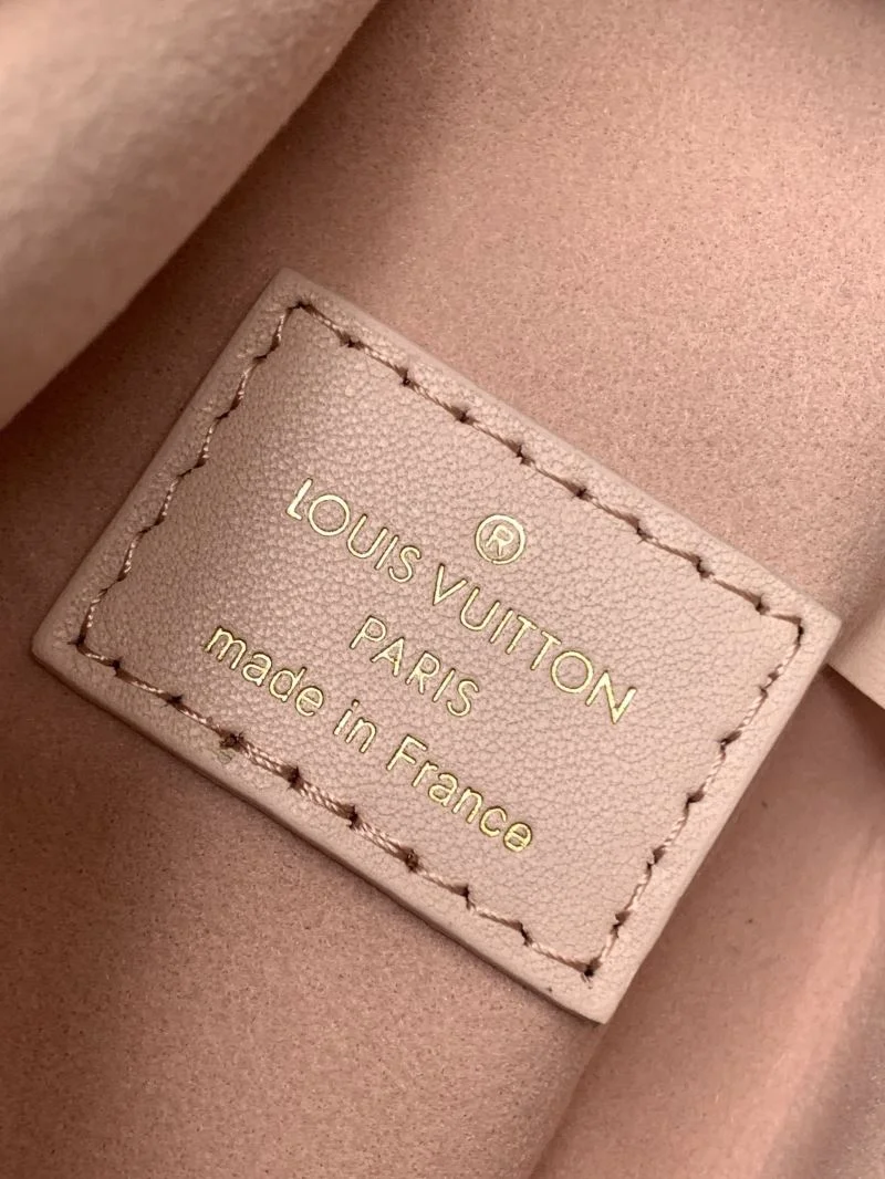 Minimalist Louis Vuitton Box Bags 38934