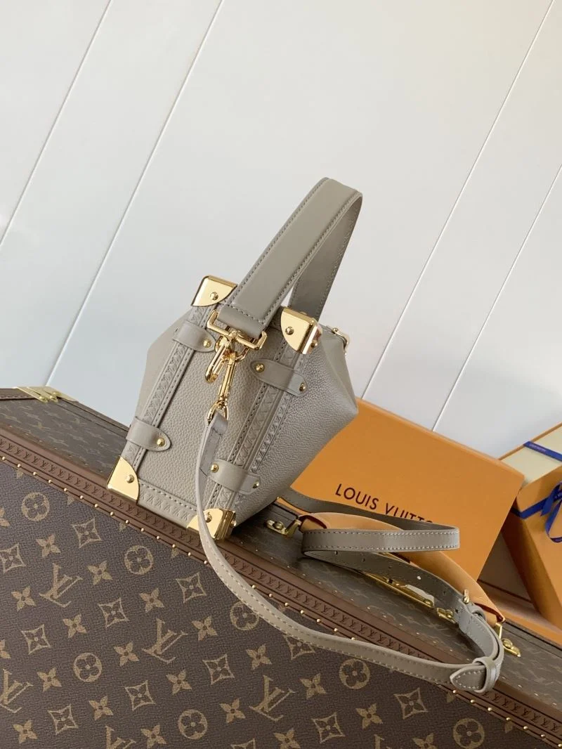 Louis Vuitton Box Bags Fashionable 38910