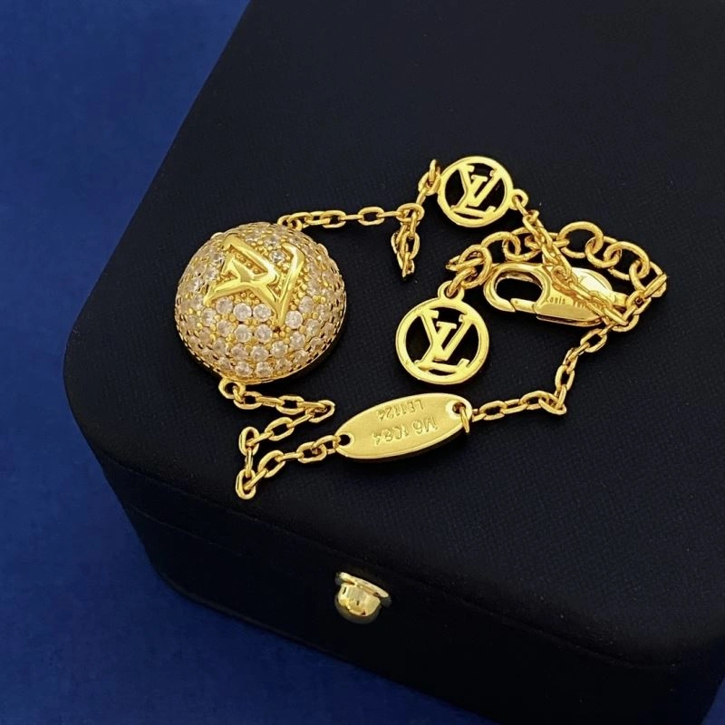 Bold Louis Vuitton Bracelets 251446