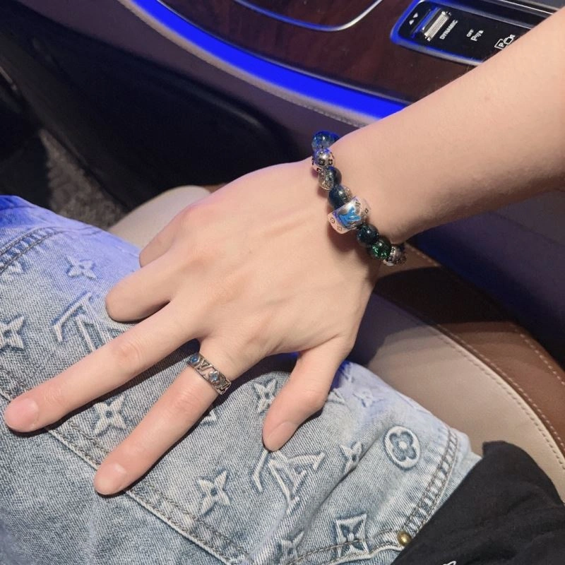 Premium Louis Vuitton Bracelets 251440