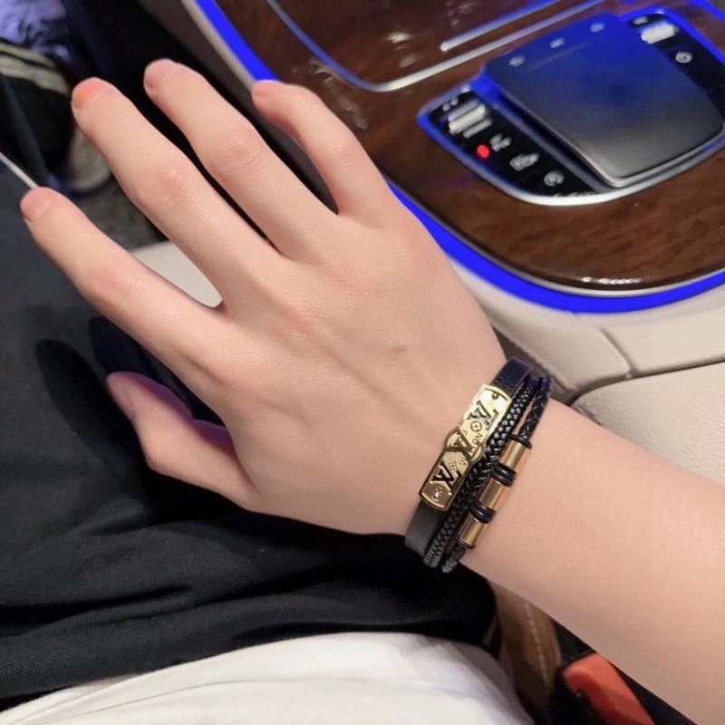 Youthful Louis Vuitton Bracelets 251461