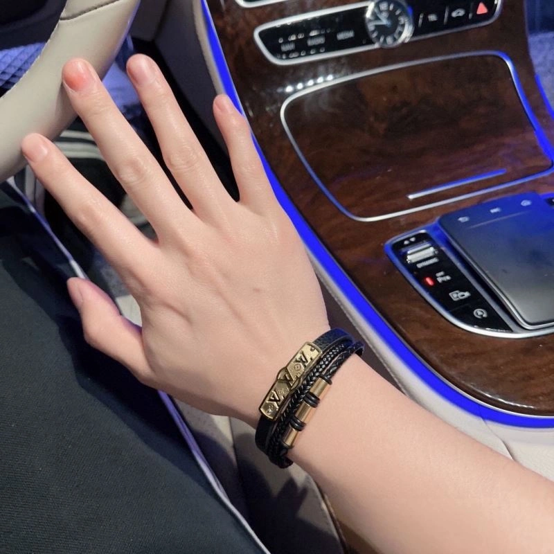 Youthful Louis Vuitton Bracelets 251461