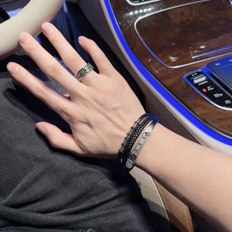 Louis Vuitton Bracelets Modern 251463