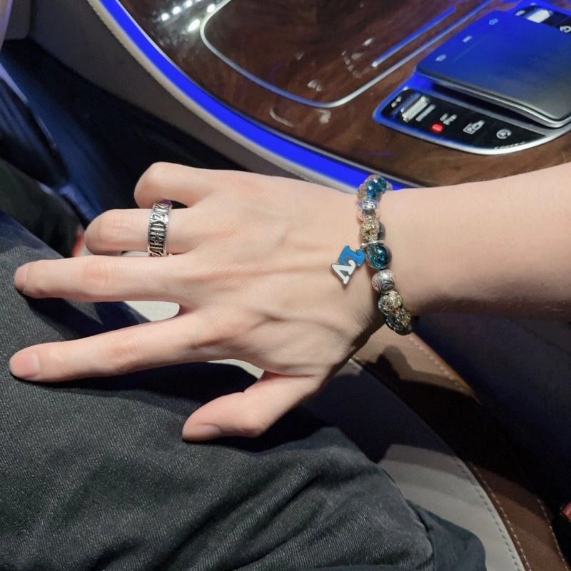 HighQuality Louis Vuitton Bracelets 251458