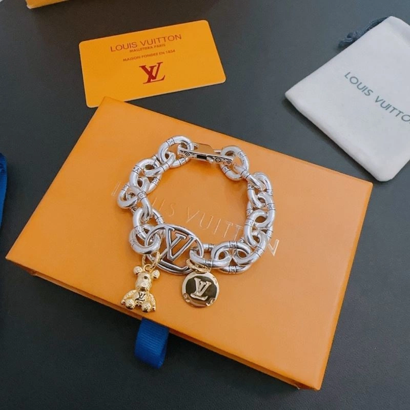 Louis Vuitton Bracelets Lightweight 251466