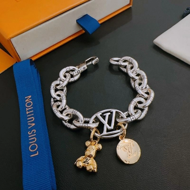 Louis Vuitton Bracelets Lightweight 251466