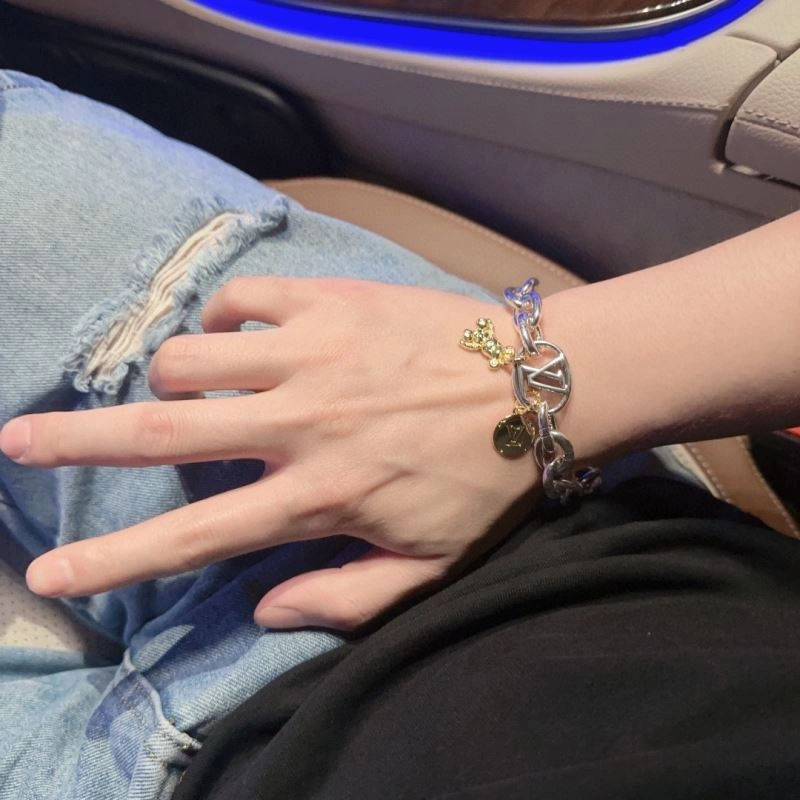 Louis Vuitton Bracelets Lightweight 251466