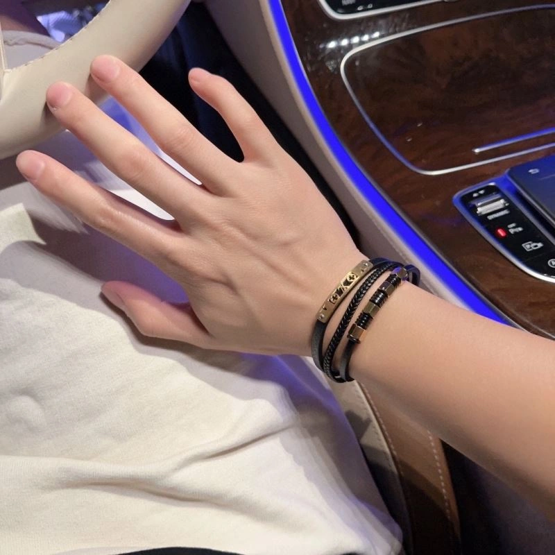 Lightweight Louis Vuitton Bracelets 251436