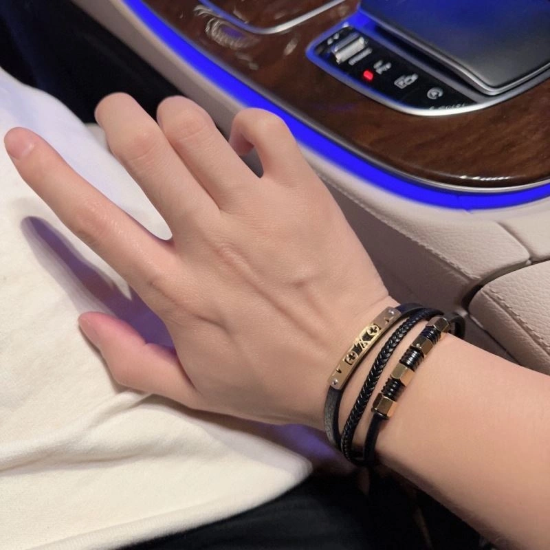 Lightweight Louis Vuitton Bracelets 251436