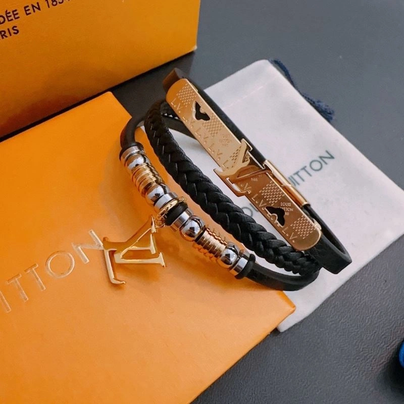 UrbanChic Louis Vuitton Bracelets 251433