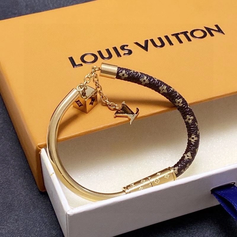 OnTrend Louis Vuitton Bracelets 251429