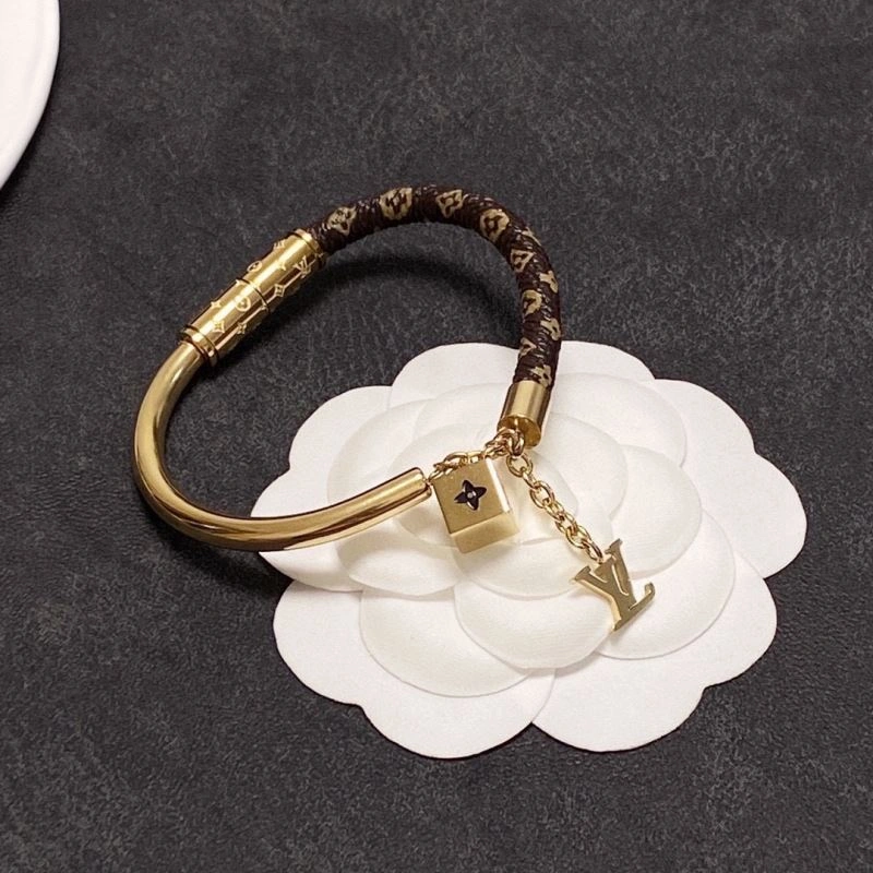 OnTrend Louis Vuitton Bracelets 251429