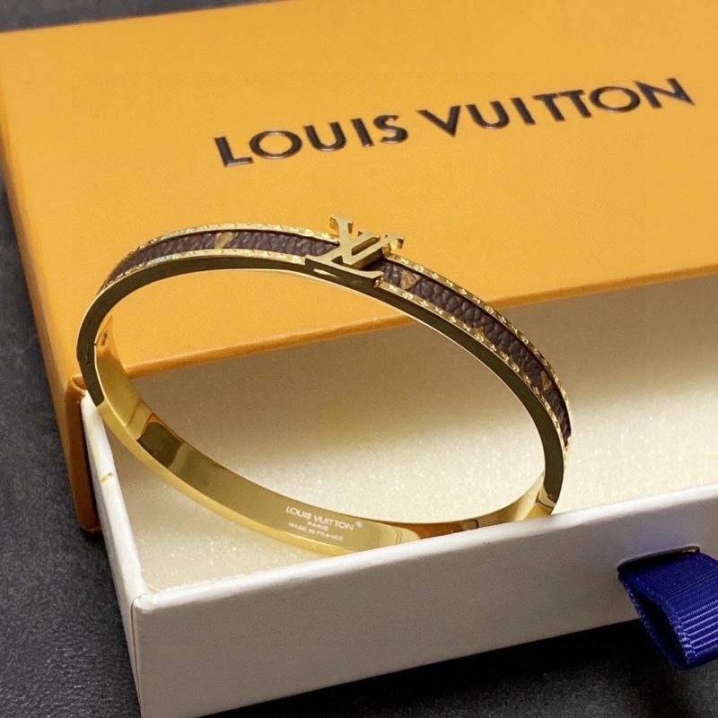 Louis Vuitton Bracelets EyeCatching 251428