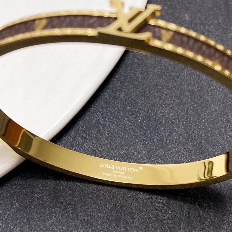Louis Vuitton Bracelets EyeCatching 251428