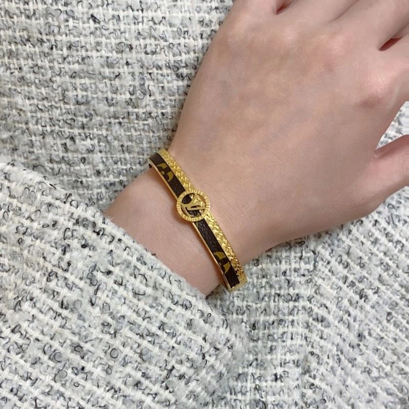 Louis Vuitton Bracelets Contemporary 251427