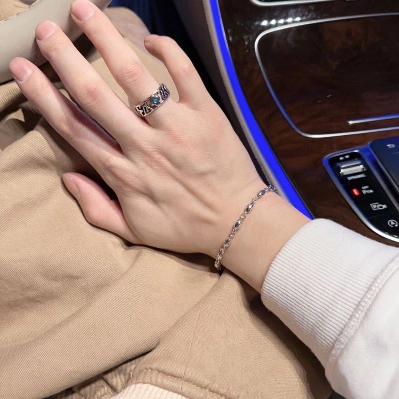Classic Louis Vuitton Bracelets 251423