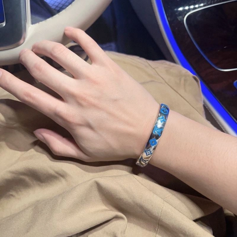 Louis Vuitton Bracelets Modern 251404