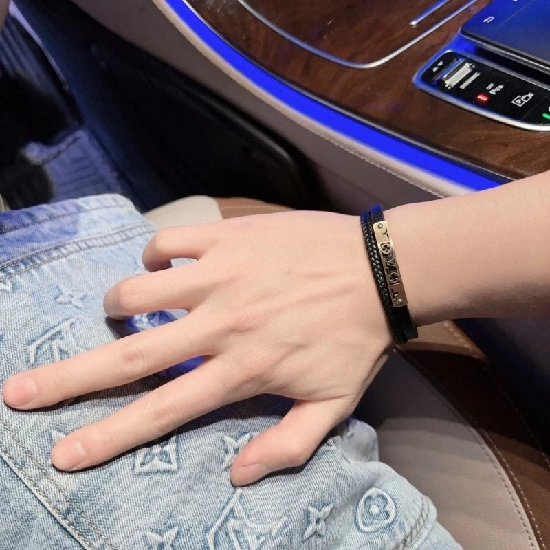 Louis Vuitton Bracelets Compact 251407