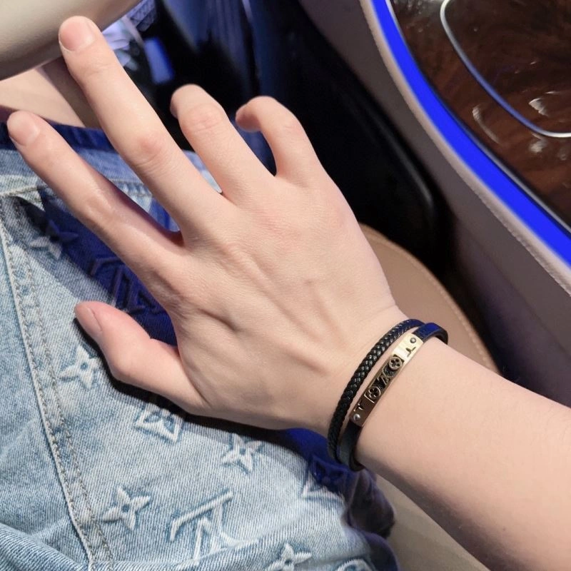 Louis Vuitton Bracelets Compact 251407