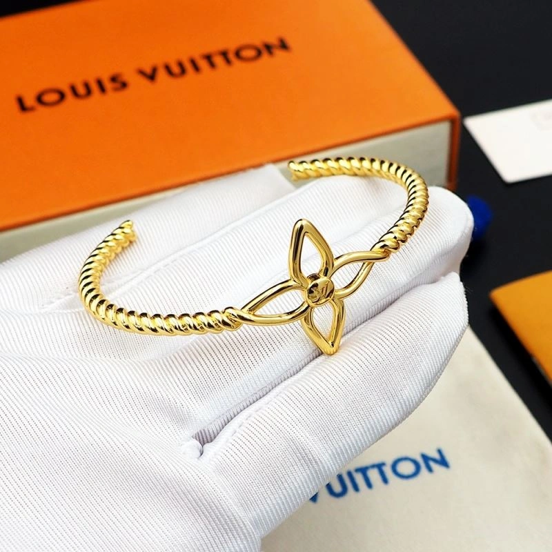 Louis Vuitton Bracelets Neat 251348