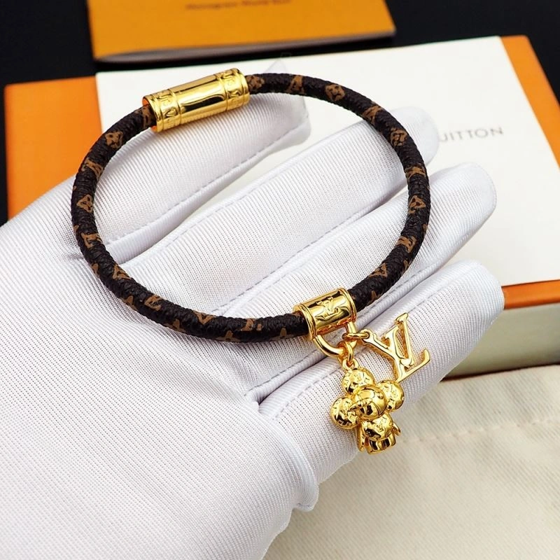 Lightweight Louis Vuitton Bracelets 251331