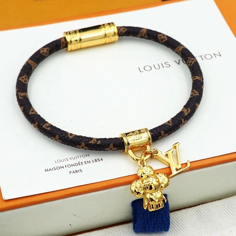 Lightweight Louis Vuitton Bracelets 251331