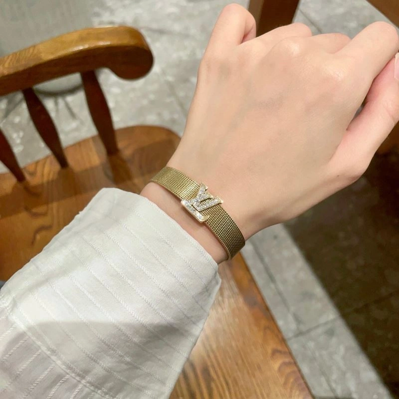 Louis Vuitton Bracelets Popular 251290