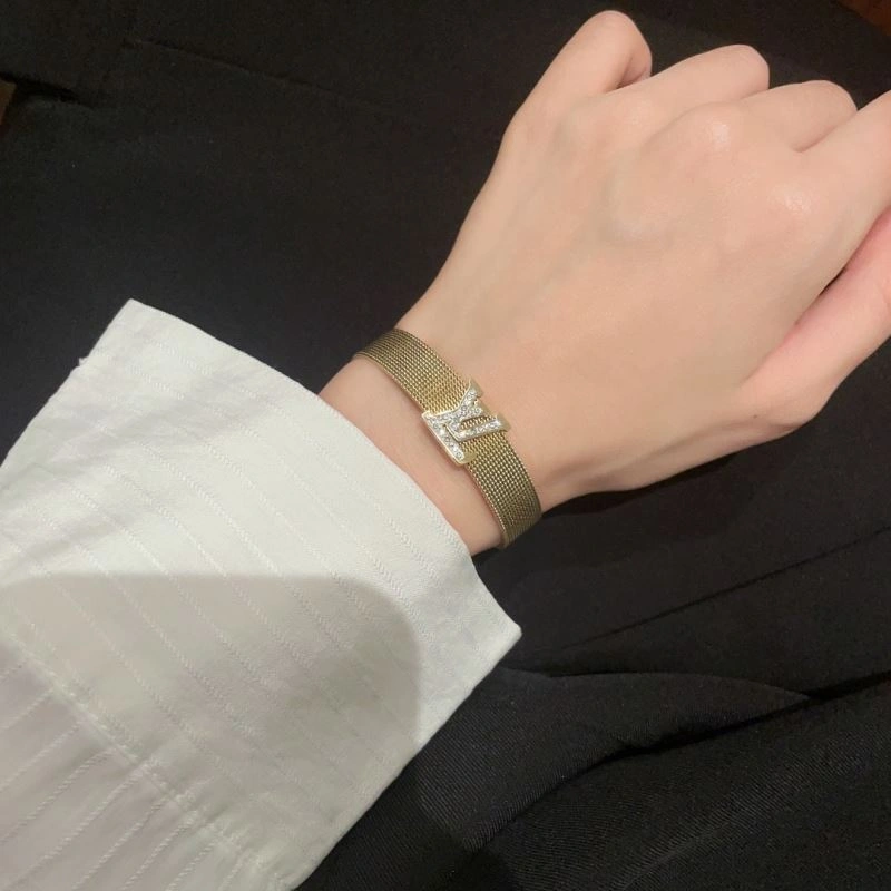Louis Vuitton Bracelets Popular 251290