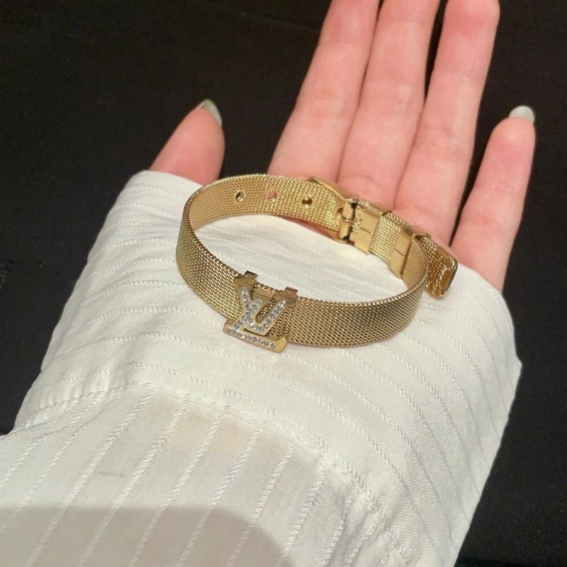 Louis Vuitton Bracelets Popular 251290