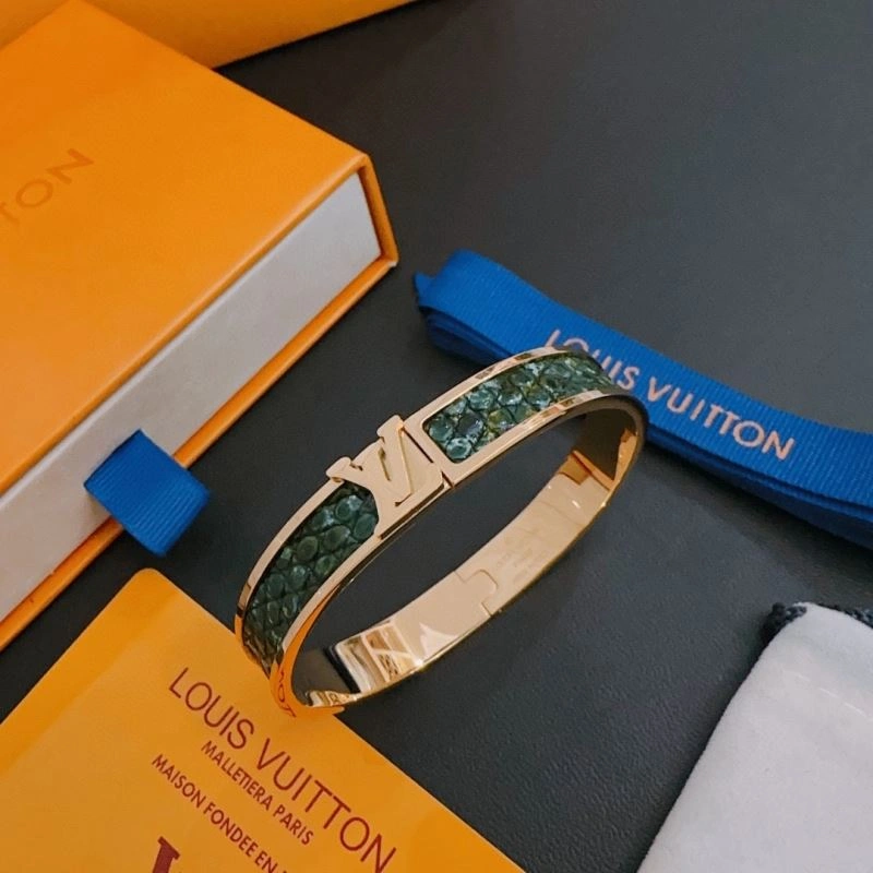 Compact Louis Vuitton Bracelets 251293