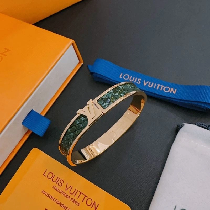 Compact Louis Vuitton Bracelets 251293