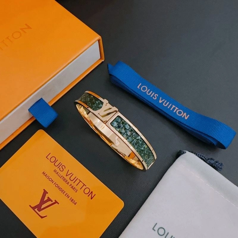 Compact Louis Vuitton Bracelets 251293