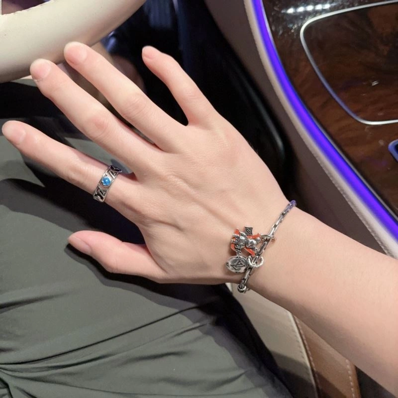 Flexible Louis Vuitton Bracelets 251306