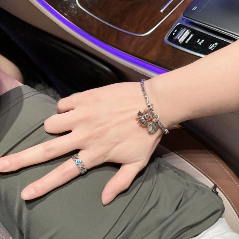 Flexible Louis Vuitton Bracelets 251306