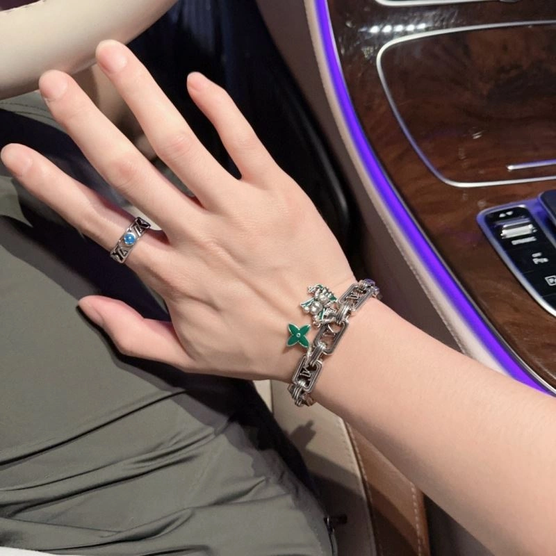 Unique Louis Vuitton Bracelets 251294