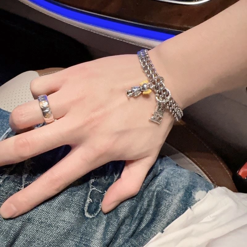 EyeCatching Louis Vuitton Bracelets 251797